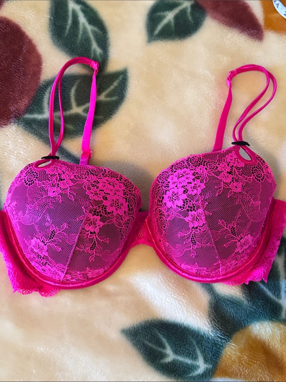 Vintage Victoria's Secret:Sexy Little Things Hot Pink Lace Bra